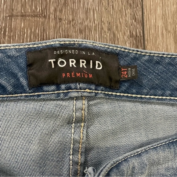 TORRID High Rise Curvy Skinny Jean - Light Wash Size 24T - Picture 6 of 11